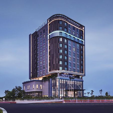 Novotel Karawang Exteriör bild