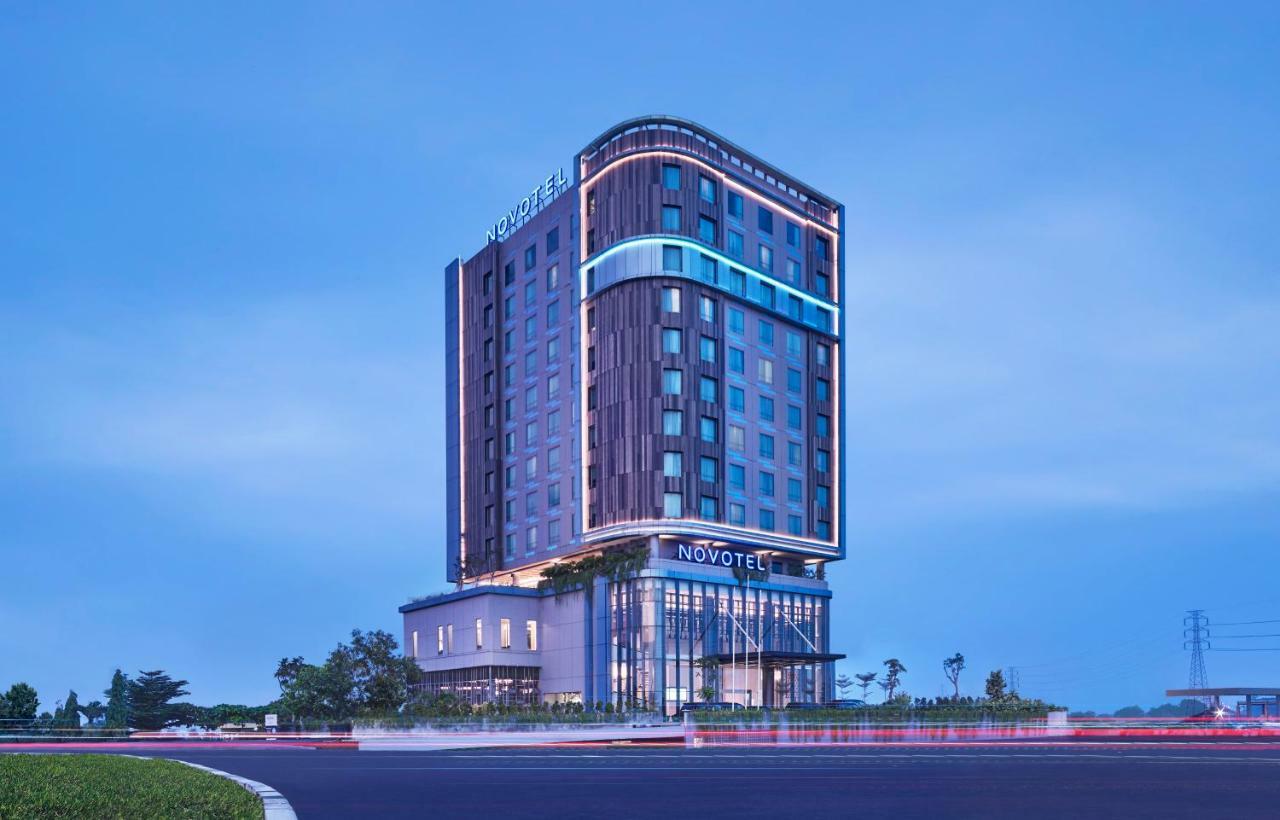 Novotel Karawang Exteriör bild